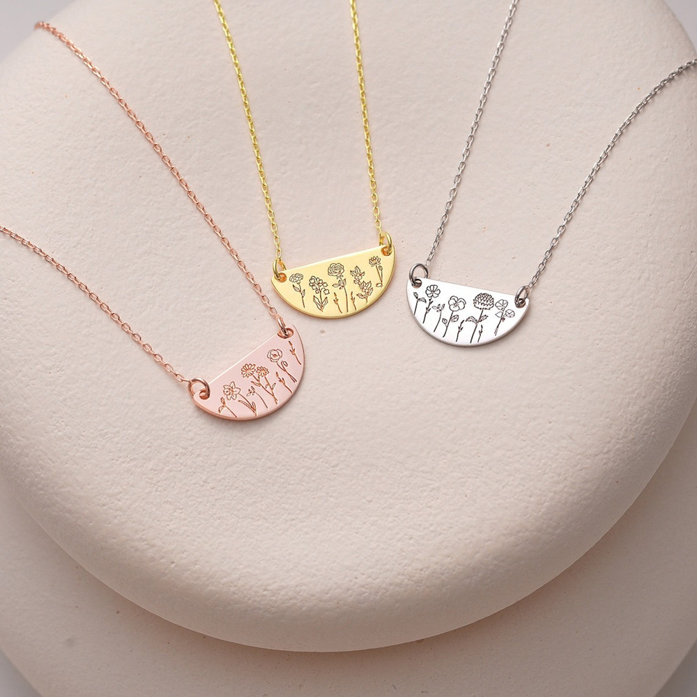 Custom Birth Month Flower Neck - Birth Flower Necklace recensie en prijs