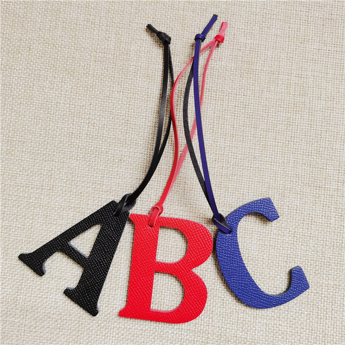 English Letter A B C D E F G A - Monogram Keychain Leather recensie en prijs